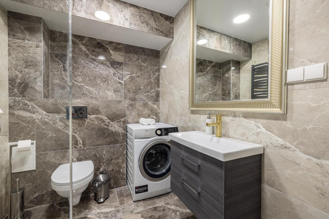 Dharma Stay Apartamentai Su Terasa Ir Vaizdu I Miesta Telšiai Exterior foto