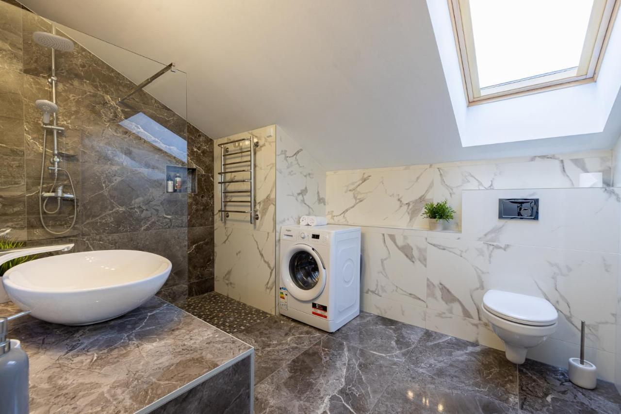 Dharma Stay Apartamentai Su Terasa Ir Vaizdu I Miesta Telšiai Exterior foto