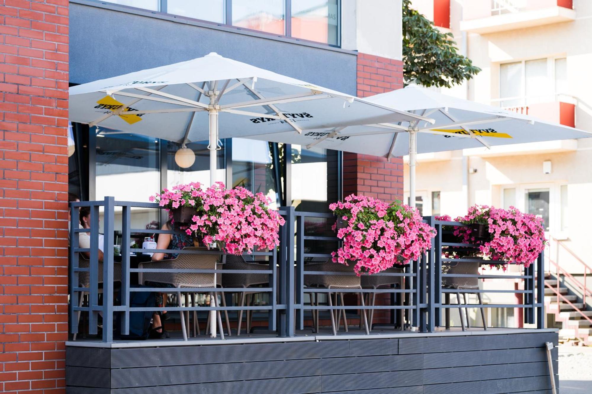 Dharma Stay Apartamentai Su Terasa Ir Vaizdu I Miesta Telšiai Exterior foto
